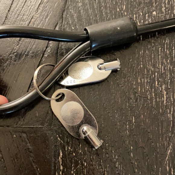 Laptop Lock Cable - Picture 2 of 6